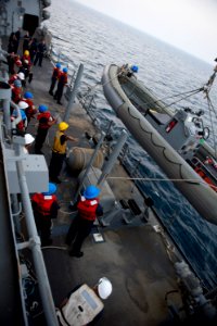 USS Arleigh Burke (DDG 51) 140607-N-WD757-496 (14308366489)