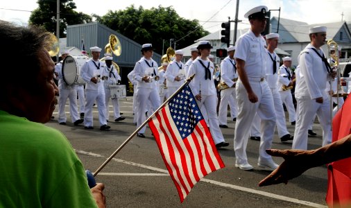 US Navy 091107-N-7498L-115 Sailors assigned to the U.S. Pacific Fleet Band march in a Veteran's Day parade photo