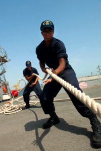 USS Arleigh Burke (DDG 51) 140501-N-WD757-023 (13980452959)