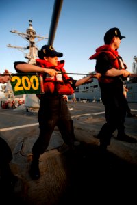 USS ARLEIGH BURKE (DDG 51) 140425-N-WD757-096 (14049453953)