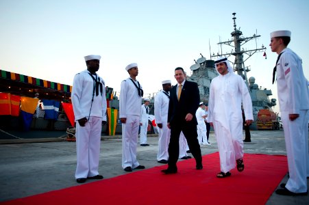 USS Arleigh Burke (DDG 51) 140427-N-WD757-196 (14164515352)