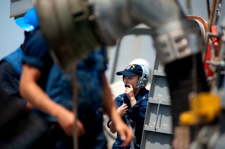 USS Arleigh Burke (DDG 51) 140417-N-WD757-212 (13921390024)