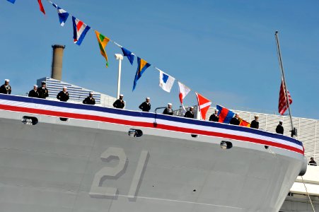 US Navy 091107-N-8273J-247 Sailors man the ship and bring her to life during the commissioning ceremony of the of the amphibious transport dock ship USS New York (LPD 21) in New York City