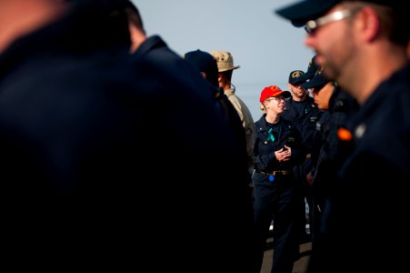 USS Arleigh Burke (DDG 51) 140418-N-WD757-053 (13943159631)