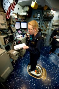 USS Arleigh Burke (DDG 51) 140412-N-WD757-088 (13886245366)