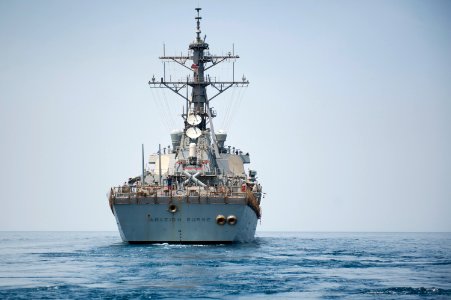 USS Arleigh Burke (DDG 51) 140415-N-WD757-381 (13943253381)