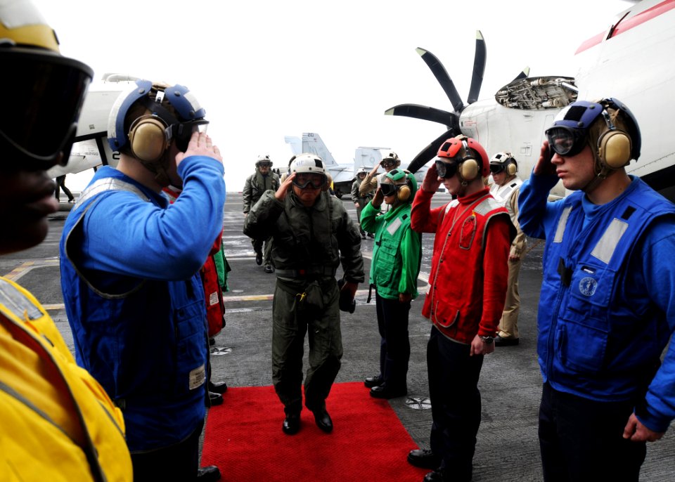 US Navy 091114-N-1062H-012 Japan Maritime Self-Defense Force, Vice Adm. Masahiko Sugimoto, Commander in Chief, Japan Maritime Self-Defense Fleet, receives honors by sideboys aboard the aircraft carrier USS George Washington