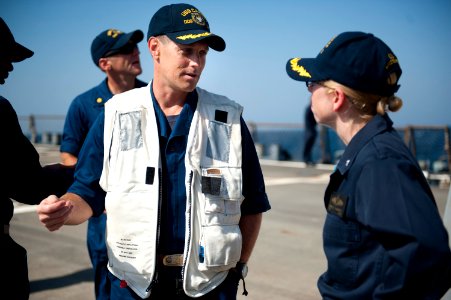 USS ARLEIGH BURKE (DDG 51) 140405-N-WD757-032 (13691855494)
