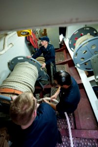 USS ARLEIGH BURKE (DDG 51) 140402-N-WD757-205 (13691988014)