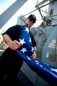 USS ARLEIGH BURKE (DDG 51) 140405-N-WD757-141 (13691494235)