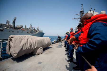 USS Arleigh Burke (DDG 51) 140417-N-WD757-048 (13897862336)