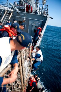 USS ARLEIGH BURKE (DDG 51) 140405-N-WD757-027 (13691512405)