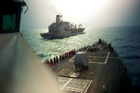 USS ARLEIGH BURKE (DDG 51) 140404-N-WD757-002 (13659955314)