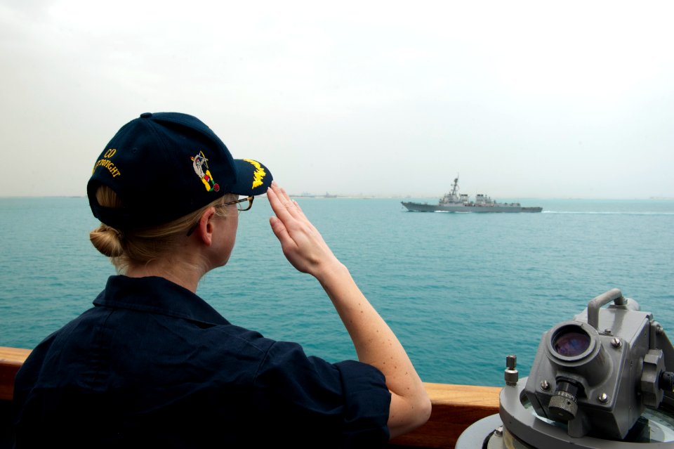 USS ARLEIGH BURKE (DDG 51) 140402-N-WD757-238 (13691981284)