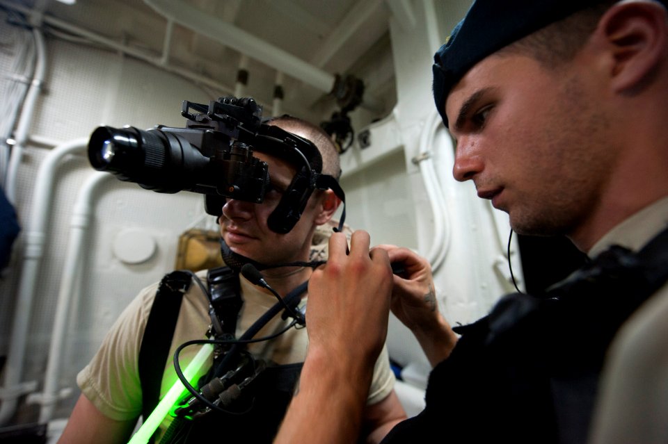 USS Arleigh Burke (DDG 51) 140409-N-WD757-042 (13966781533)