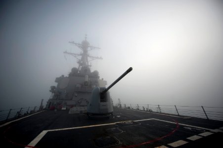USS ARLEIGH BURKE (DDG 51) 140320-N-WD757-398 (13554633733)