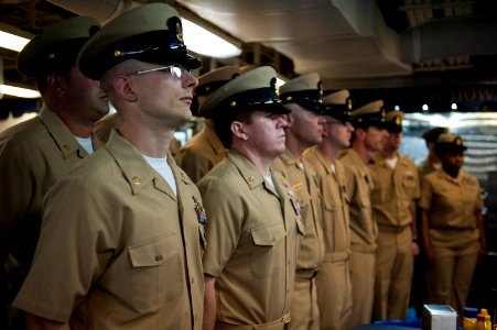 USS ARLEIGH BURKE (DDG 51) 140401-N-WD757-021 (13597927445)