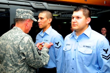 US Navy 091126-N-9760Z-037 Gen. David H. Petraeus visits USS Nimitz on Thanksgiving Day, 2009