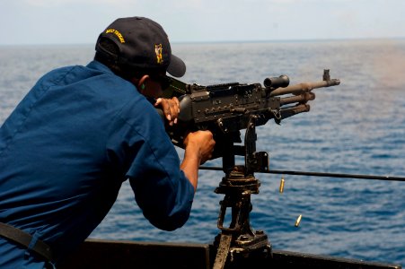 USS ARLEIGH BURKE (DDG 51) 140325-N-WD757-308 (13425142764)