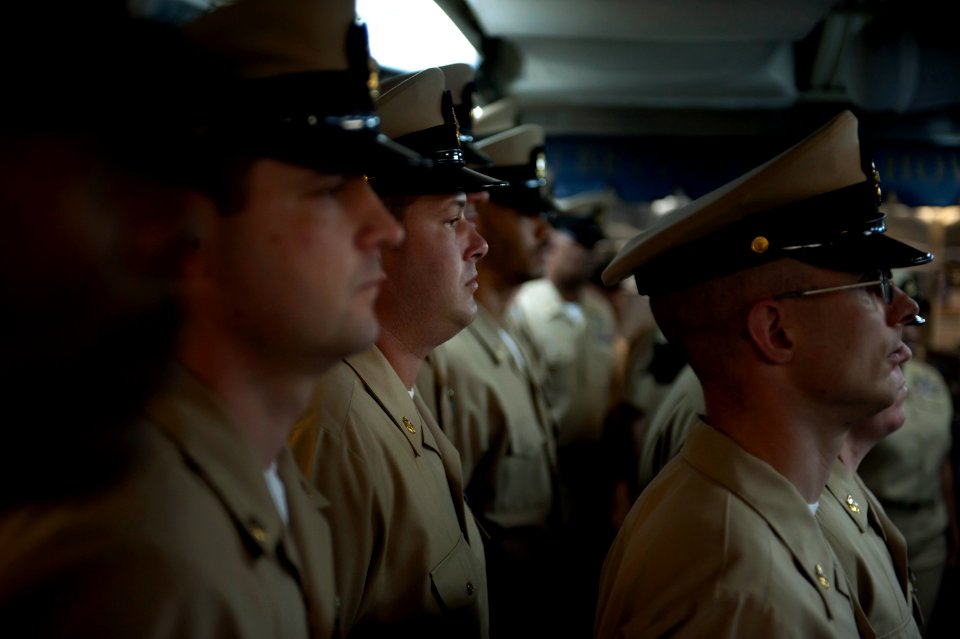 USS ARLEIGH BURKE (DDG 51) 140401-N-WD757-081 (13597920165)