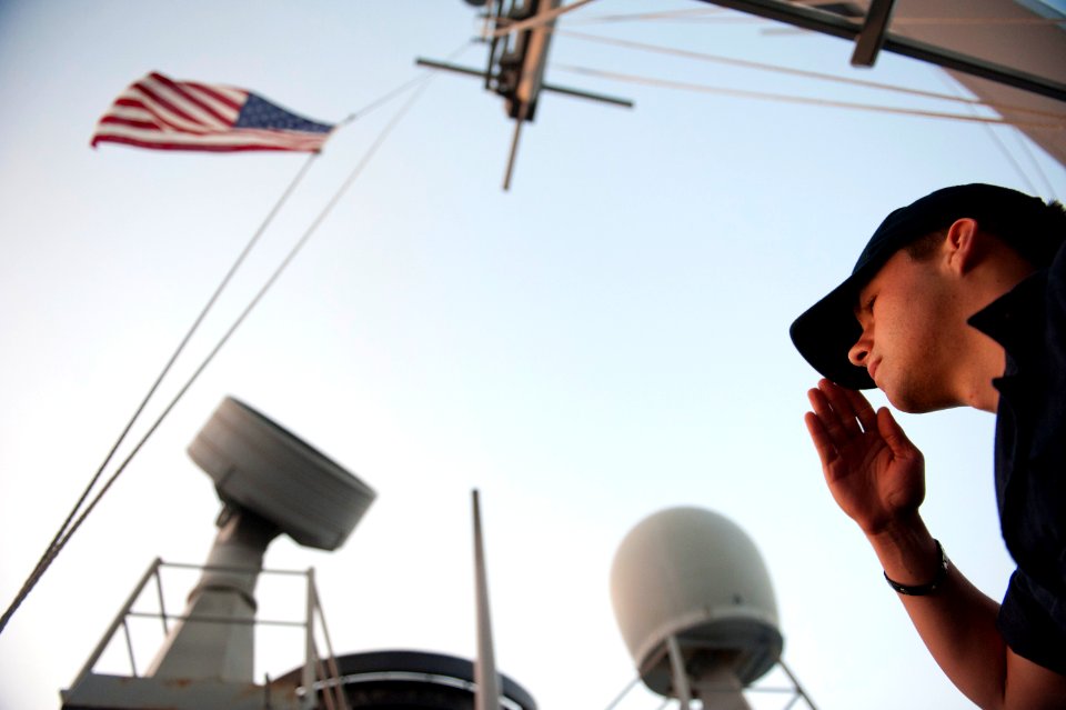USS ARLEIGH BURKE (DDG 51) 140320-N-WD757-441 (13424862485)