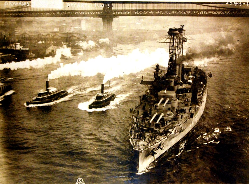 USS Arkansas (BB-33), departs from New York City, New York, January 16, 1915 (24894151189)
