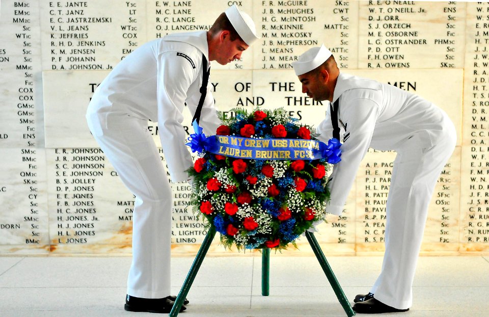USS Arizona Memorial wreath-laying 130606-N-QG393-083