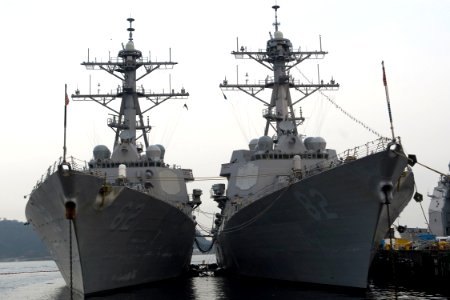 US Navy 091228-N-9123L-001 Guided-missile destroyers USS Fitzgerald (DDG 62) and USS Lassen (DDG 82) are moored at Fleet Activities Yokosuka
