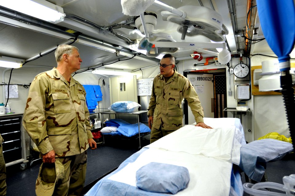 US Navy 100108-N-8273J-369 Chief of Naval Operations (CNO) Adm. Gary Roughead visits the operating room of the Role III Hospital at Kandahar Airfield, Afghanistan