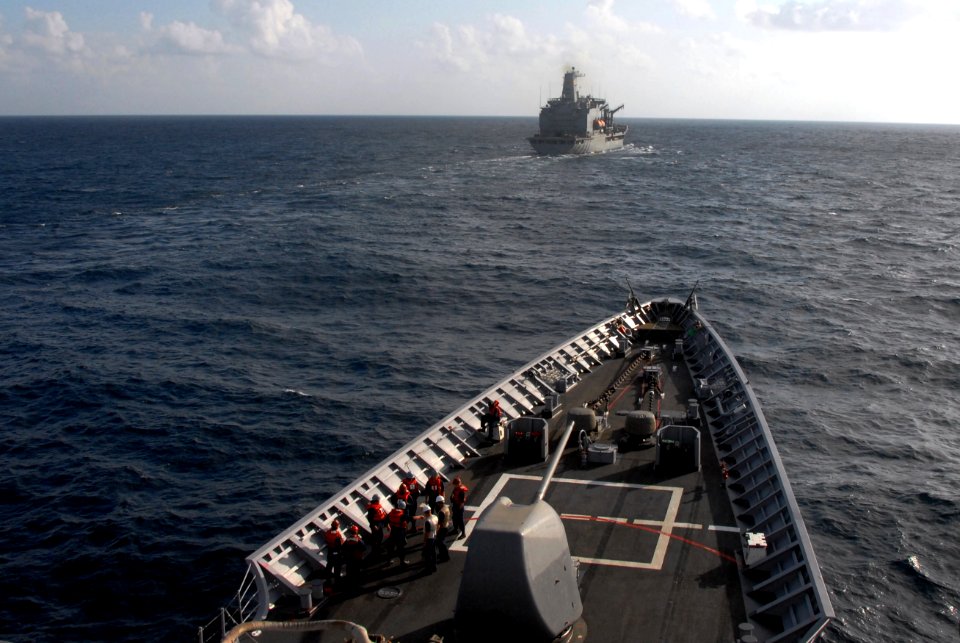 US Navy 100105-N-2600H-006 The guided-missile cruiser USS Chosin (CG 65) approaches the Military sealift Command fleet replenishment oiler USNS Kanawha(T-AO 196) for a replenishment at sea