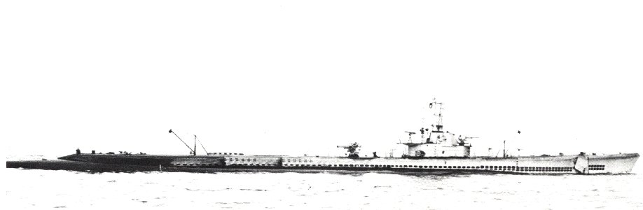 USS Argonaut (SS-475) May 1945 photo