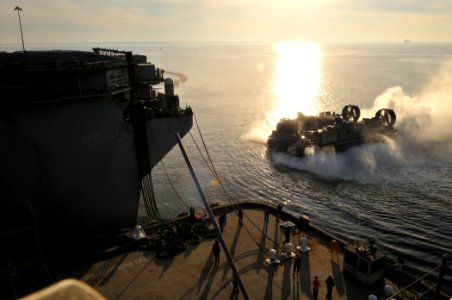 US Navy 100114-N-1831S-041 A landing craft air cushion prepares to enter the well deck of USS Bataan (LHD 5)