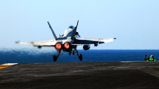 US Navy 100113-N-3327M-004 An F-A-18C Hornet assigned to the Sidewinders of Strike Fighter Squadron (VFA) 86 launches