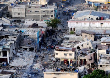 US Navy 100116-N-6247V-147 Haitian citizens remain in the street afraid or unable to return to their homes