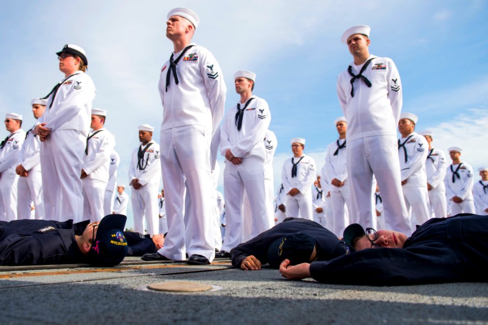 USS Antietam operations 150930-N-XM324-046