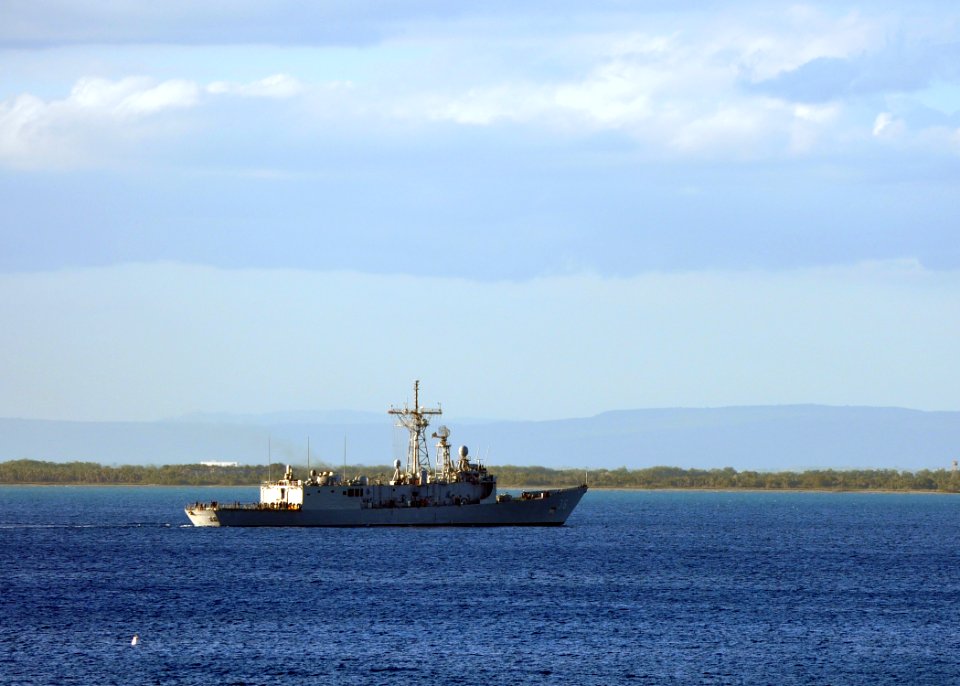 US Navy 100115-N-8241M-056 USS Underwood (FFG 36) arrives at Naval Station Guantanamo Bay to put on stores and refuel while en route to Haiti
