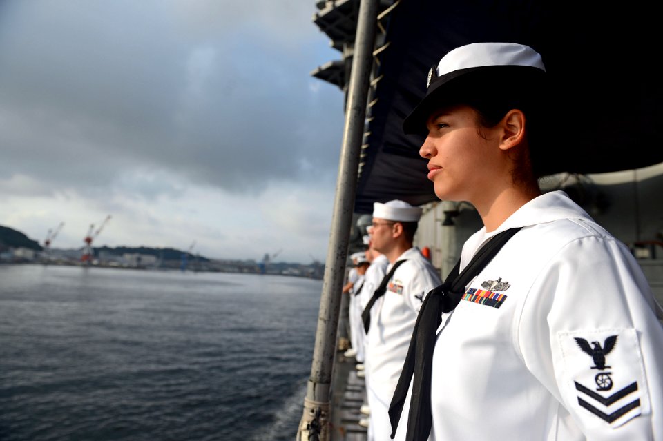 USS Antietam 130823-N-TG831-205