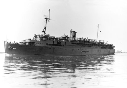 USS Antaeus (AS-21) underway off the Philadelphia Naval Shipyard on 25 June 1943 (NH 96628)