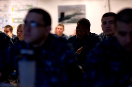 US Navy 100119-N-7090S-078 Sailors attend a class at the Basic Enlisted Submarine School at Naval Submarine Base New London, Conn