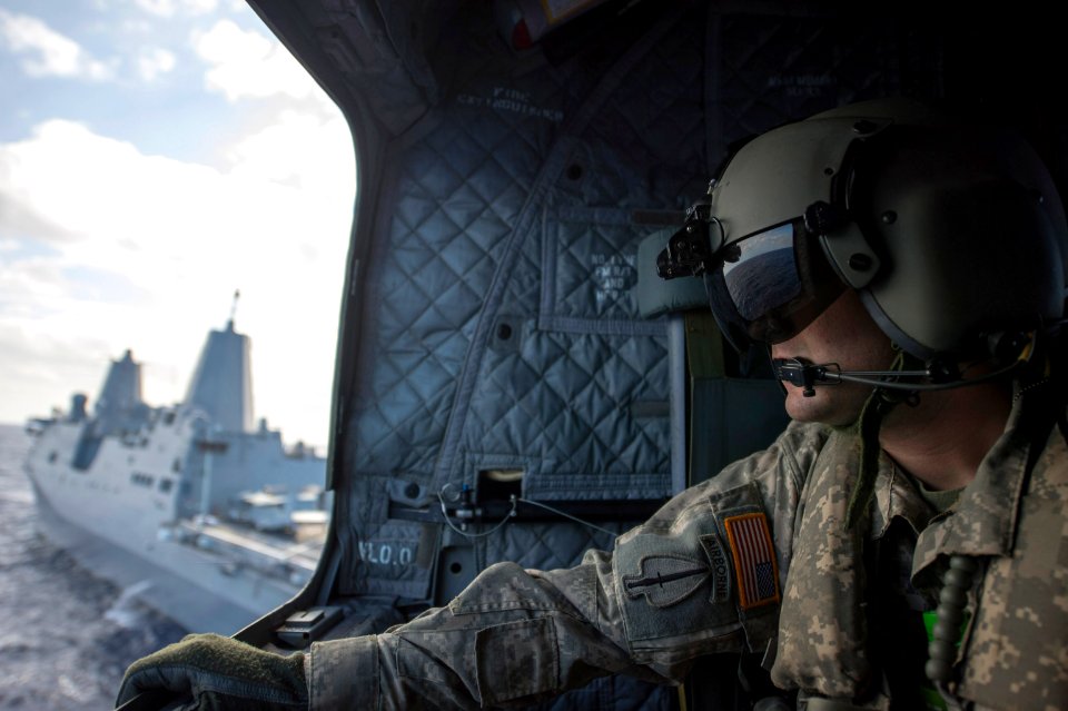 USS Anchorage deck landing qualifications 140409-N-KL846-127