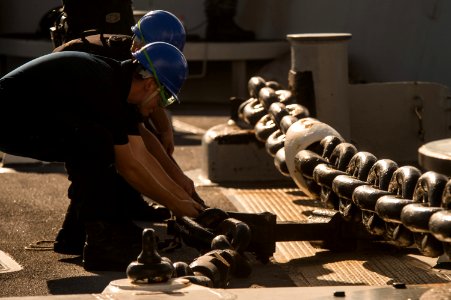 USS Anchorage port visit in Thailand 150609-N-BD107-084