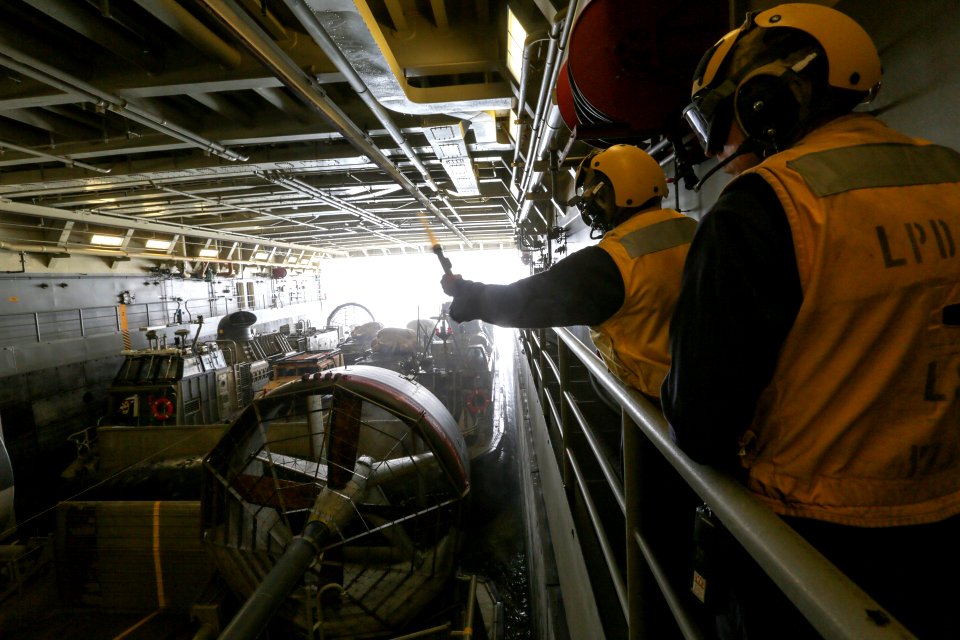 USS Anchorage (LPD 23) 150702-M-GC438-218 (19358681369)