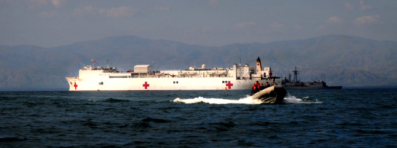 US Navy 100123-N-7508R-092 The Military Sealift Command hospital ship USNS Comfort (T-AH 20) operates off the coast of Haiti