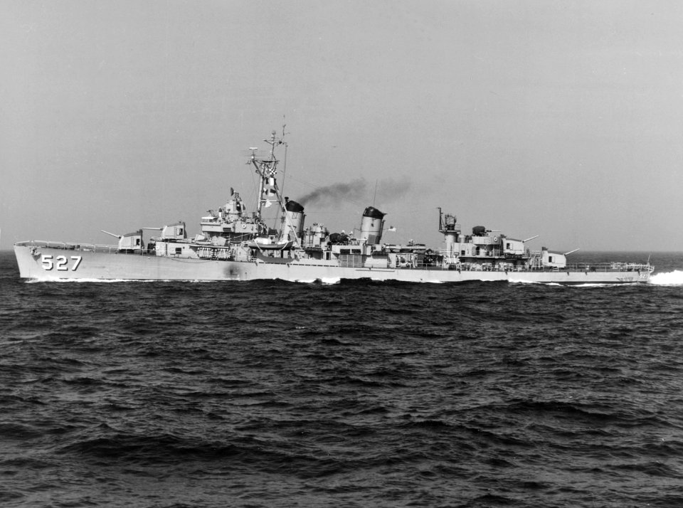 USS Ammen (DD-527) underway in 1953