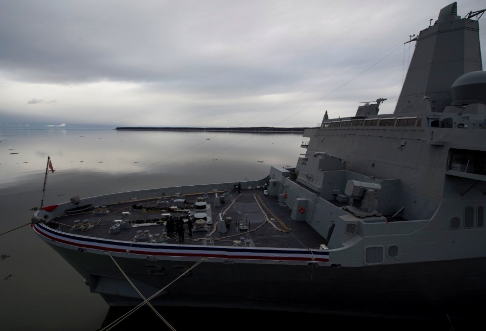 USS Anchorage is commissioned in Anchorage, Alaska. (8717418113)