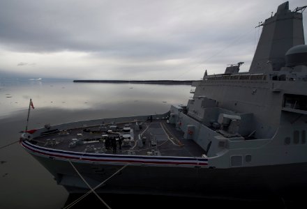 USS Anchorage is commissioned in Anchorage, Alaska. (8717418113)