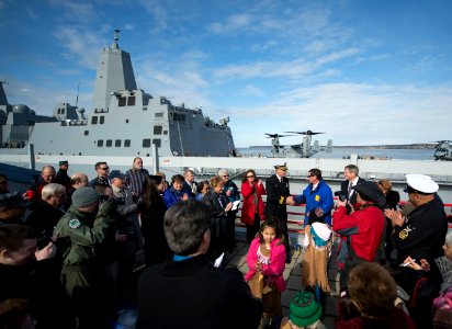 USS Anchorage commissioning 130501-N-DR144-637