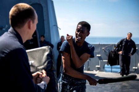 USS Anchorage action 150330-N-BD107-822