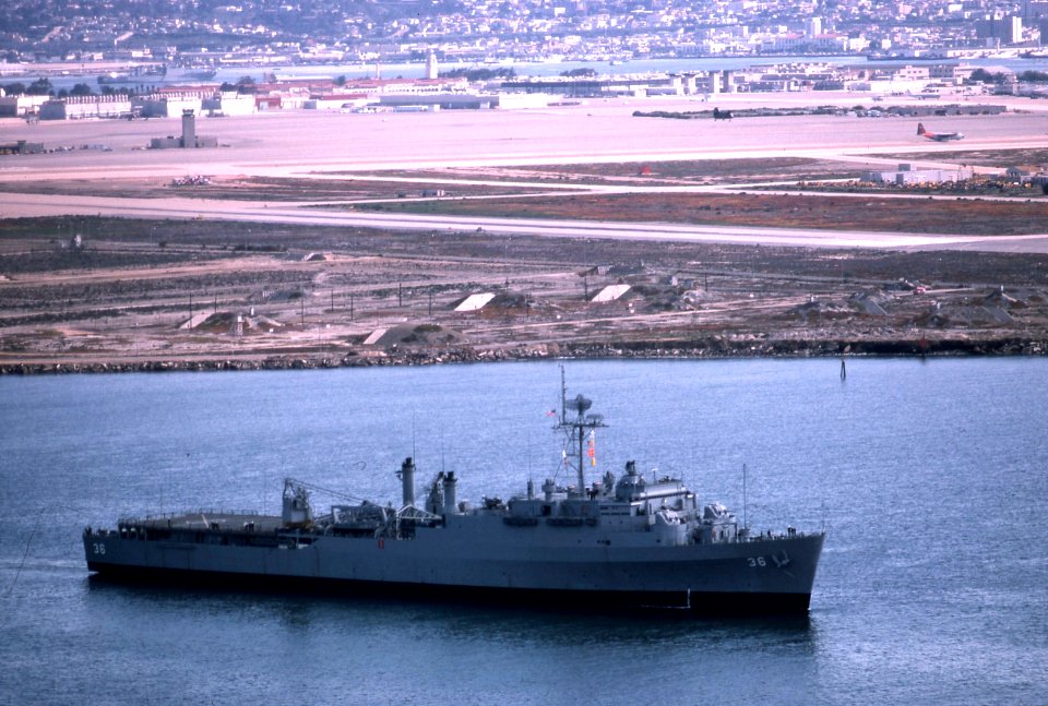 USS Anchorage (LSD-36) underway off Naval Air Station North Island, California (USA), on 29 March 1975 (428-K-107551)