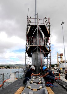 US Navy 100127-N-3560G-007 Sailors perform maintenance aboard USS Texas